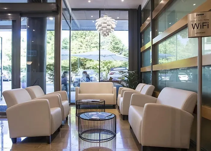 Hotel Palacio De Aiete 4*